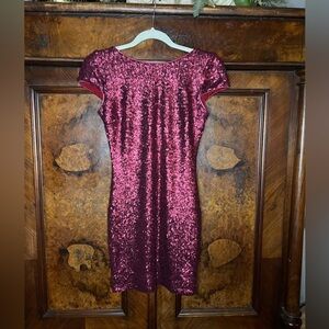 EUC Dress the Population- Sequin Cap Sleeve Mini Dress in Ruby Red. Size XS